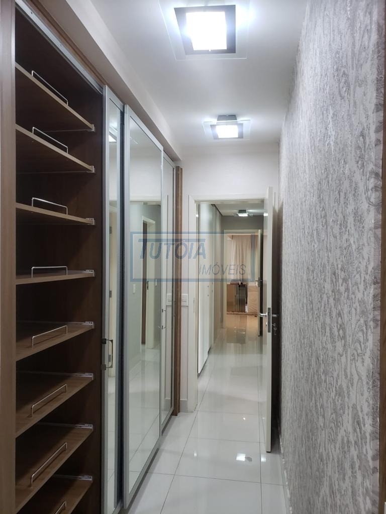 Apartamento para alugar com 3 quartos, 230m² - Foto 18