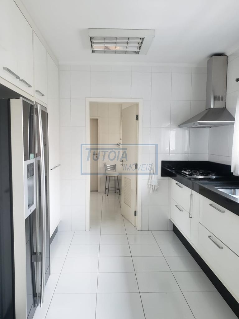 Apartamento para alugar com 3 quartos, 230m² - Foto 28