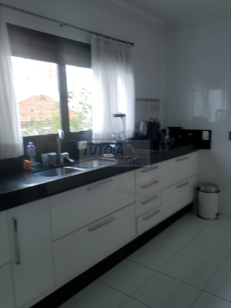 Apartamento para alugar com 3 quartos, 230m² - Foto 31