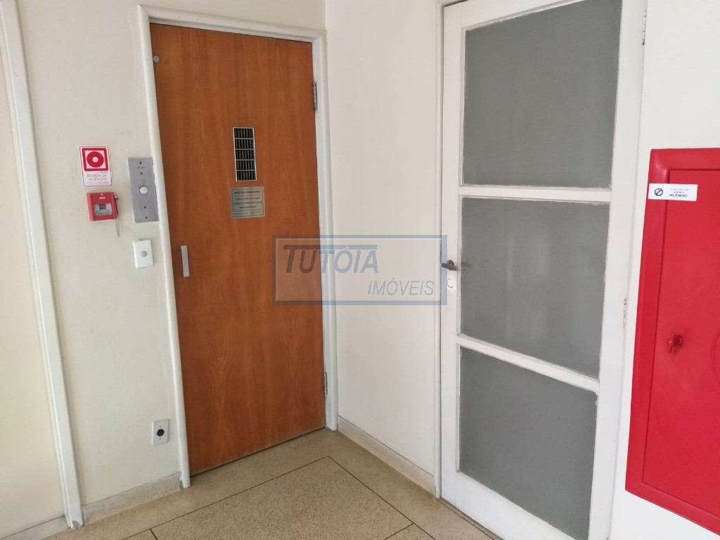 Apartamento à venda com 3 quartos, 140m² - Foto 2