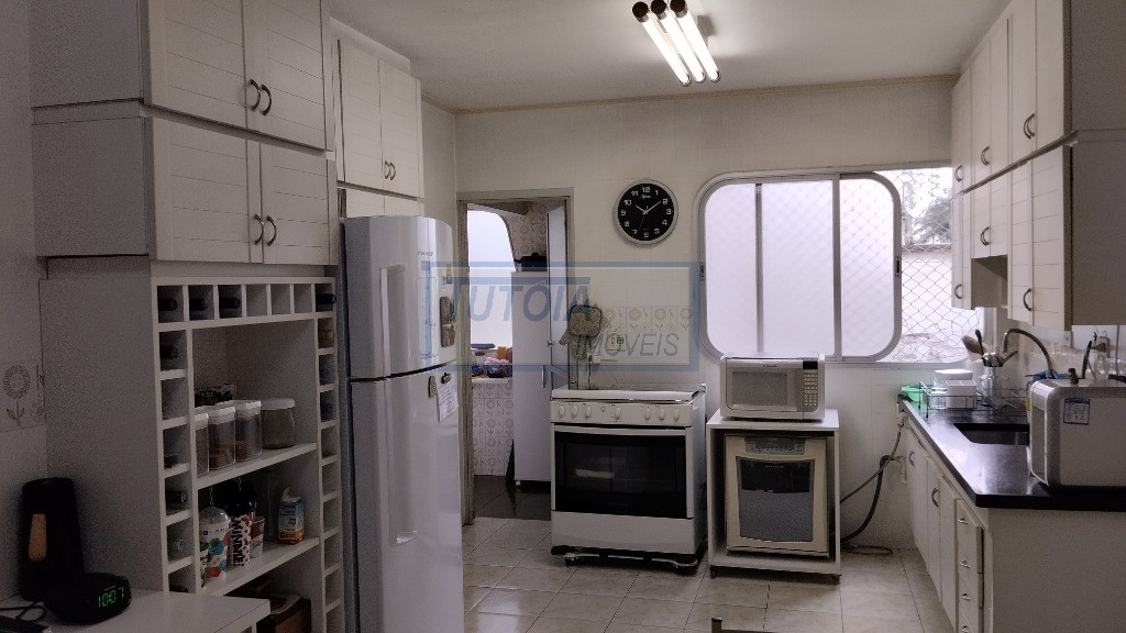 Apartamento à venda com 3 quartos, 140m² - Foto 7