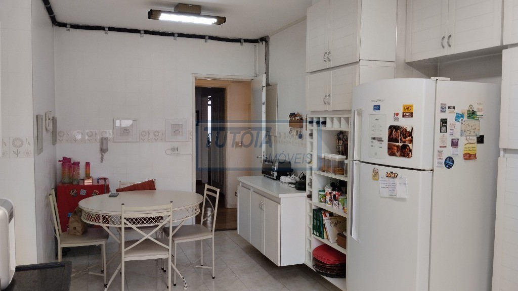 Apartamento à venda com 3 quartos, 140m² - Foto 9