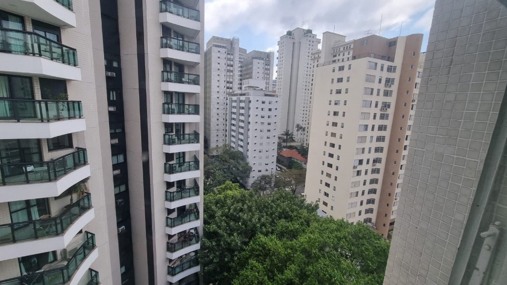 Apartamento para alugar com 3 quartos, 105m² - Foto 29