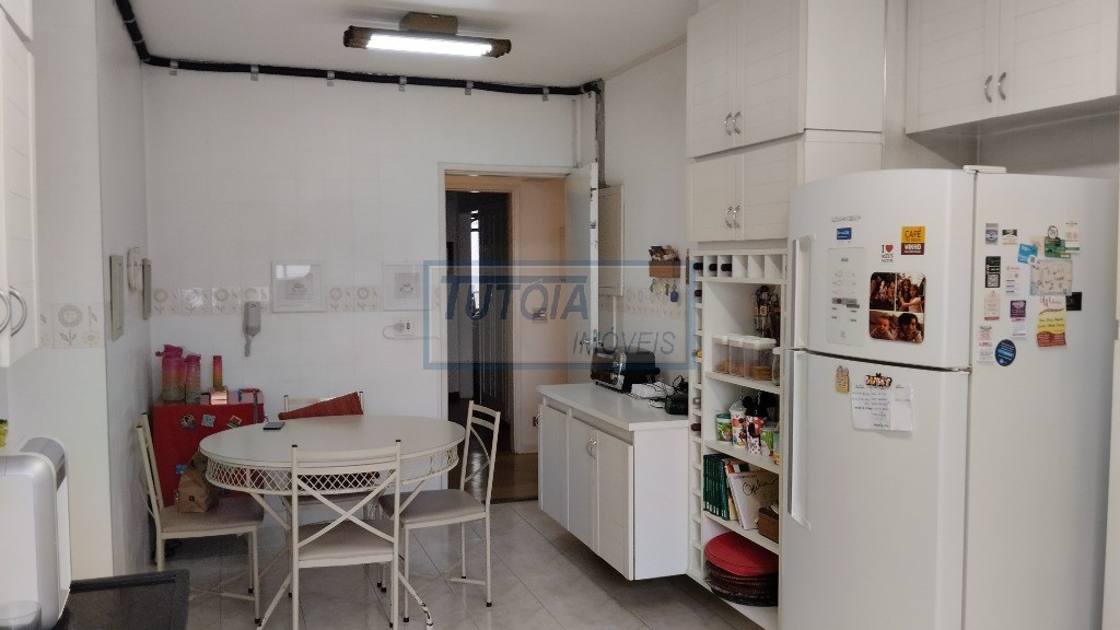 Apartamento à venda com 3 quartos, 140m² - Foto 8