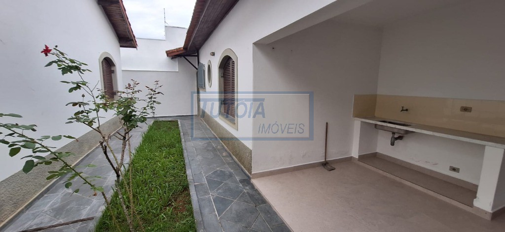 Casa à venda com 4 quartos, 208m² - Foto 6