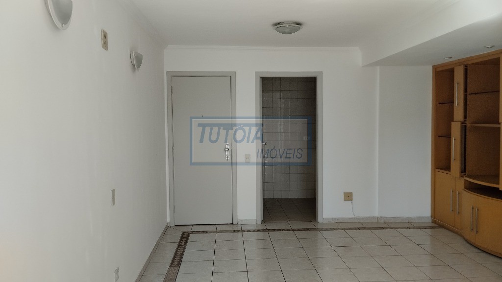 Apartamento à venda com 2 quartos, 80m² - Foto 4