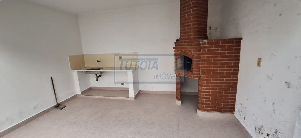 Casa à venda com 4 quartos, 208m² - Foto 4