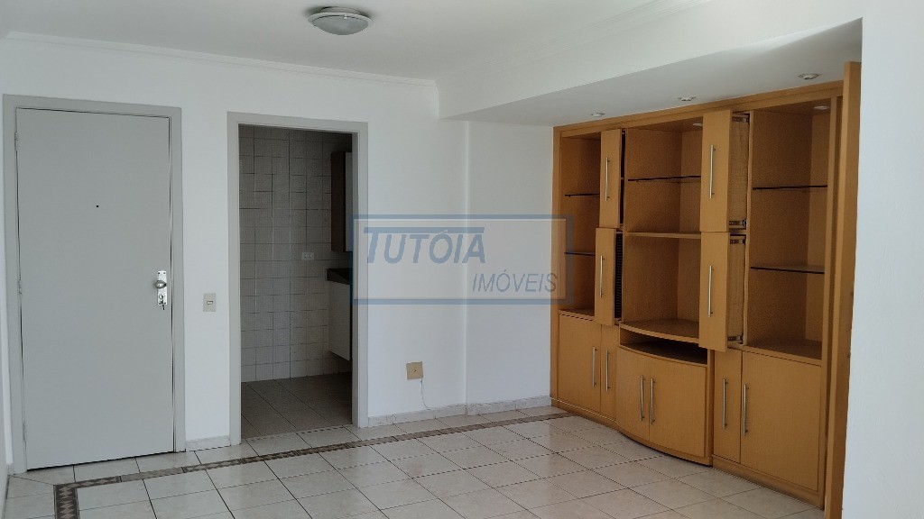 Apartamento à venda com 2 quartos, 80m² - Foto 3