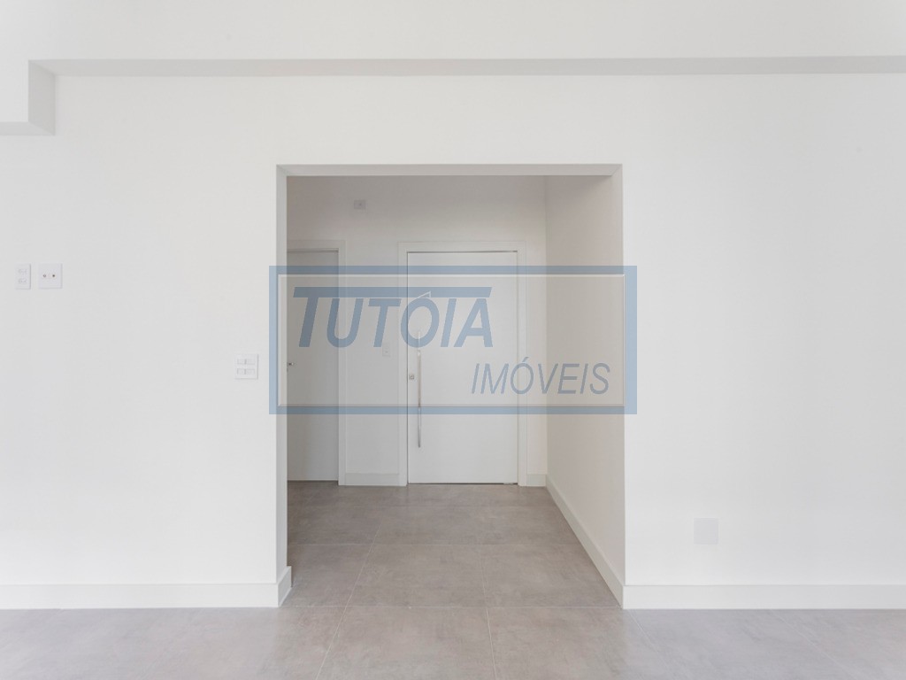 Apartamento para alugar com 3 quartos, 209m² - Foto 4