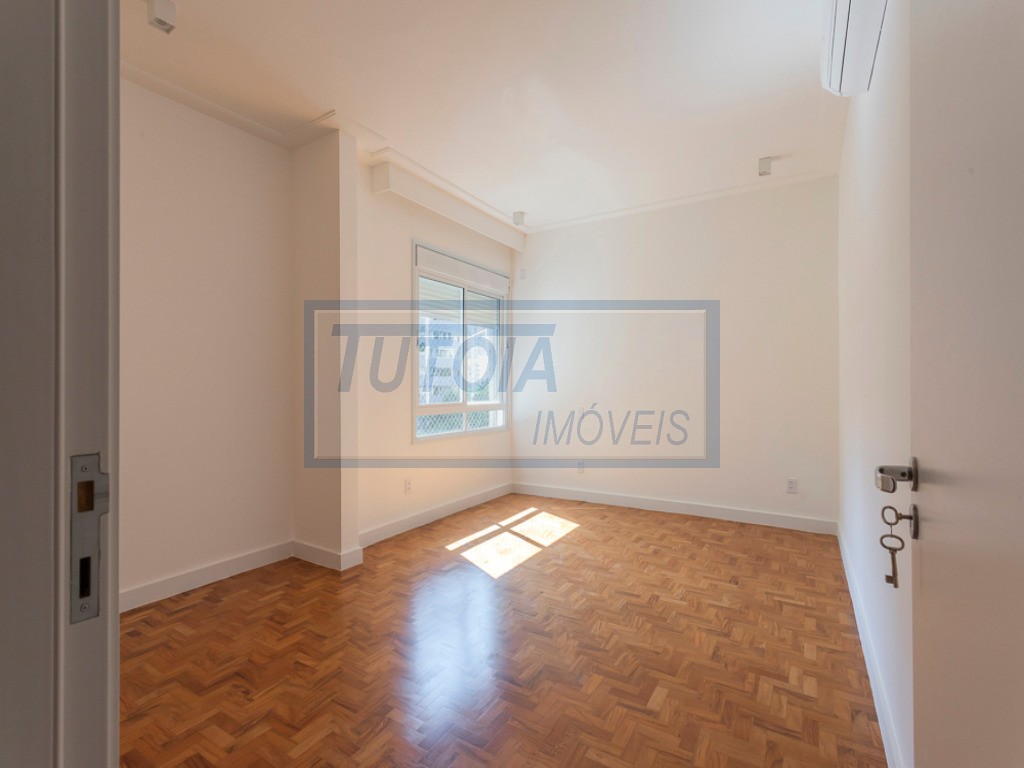 Apartamento para alugar com 3 quartos, 209m² - Foto 10