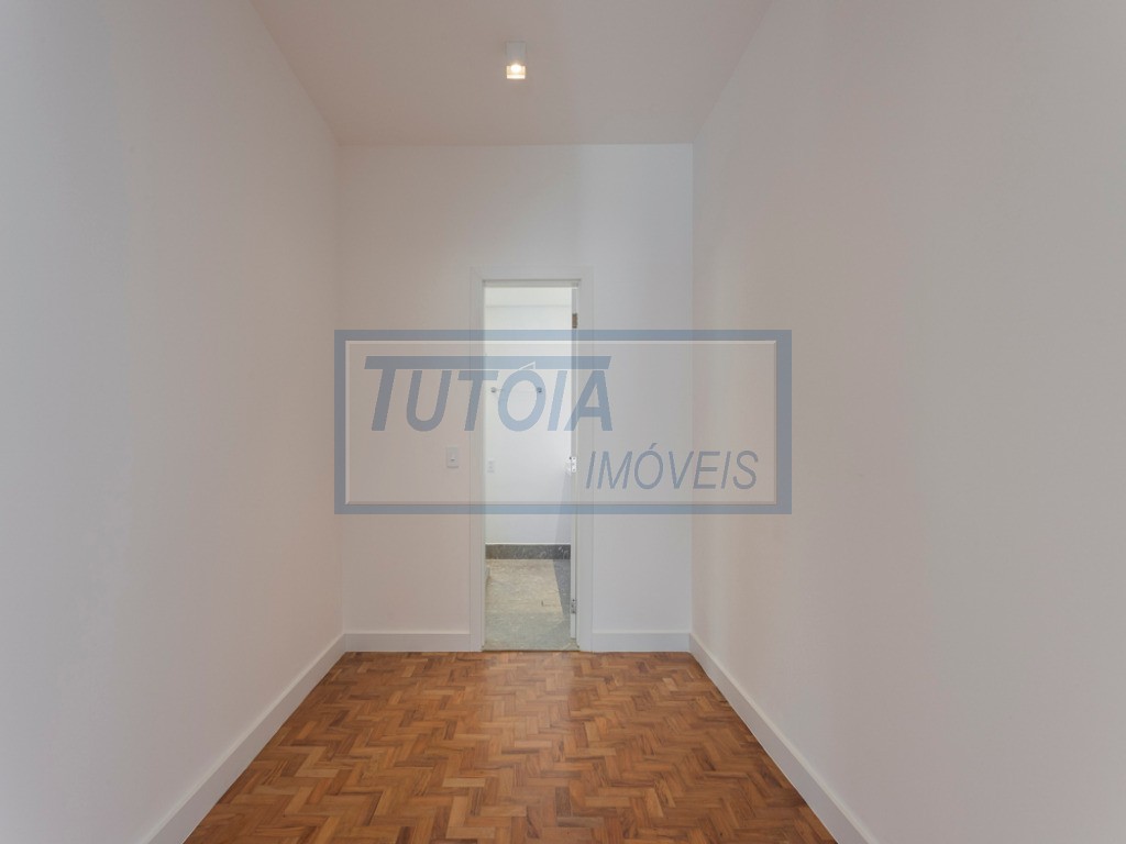 Apartamento para alugar com 3 quartos, 209m² - Foto 13