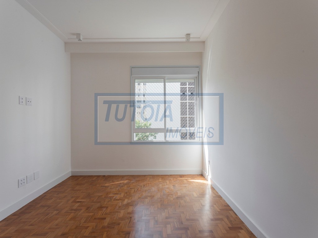 Apartamento para alugar com 3 quartos, 209m² - Foto 14