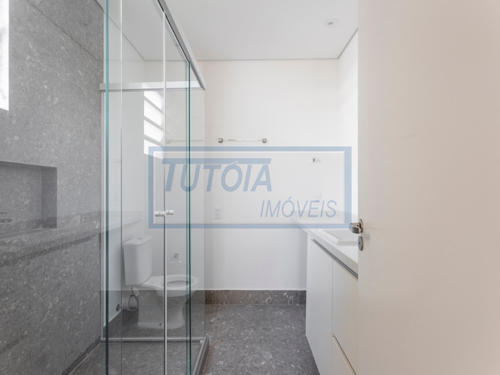 Apartamento para alugar com 3 quartos, 209m² - Foto 15