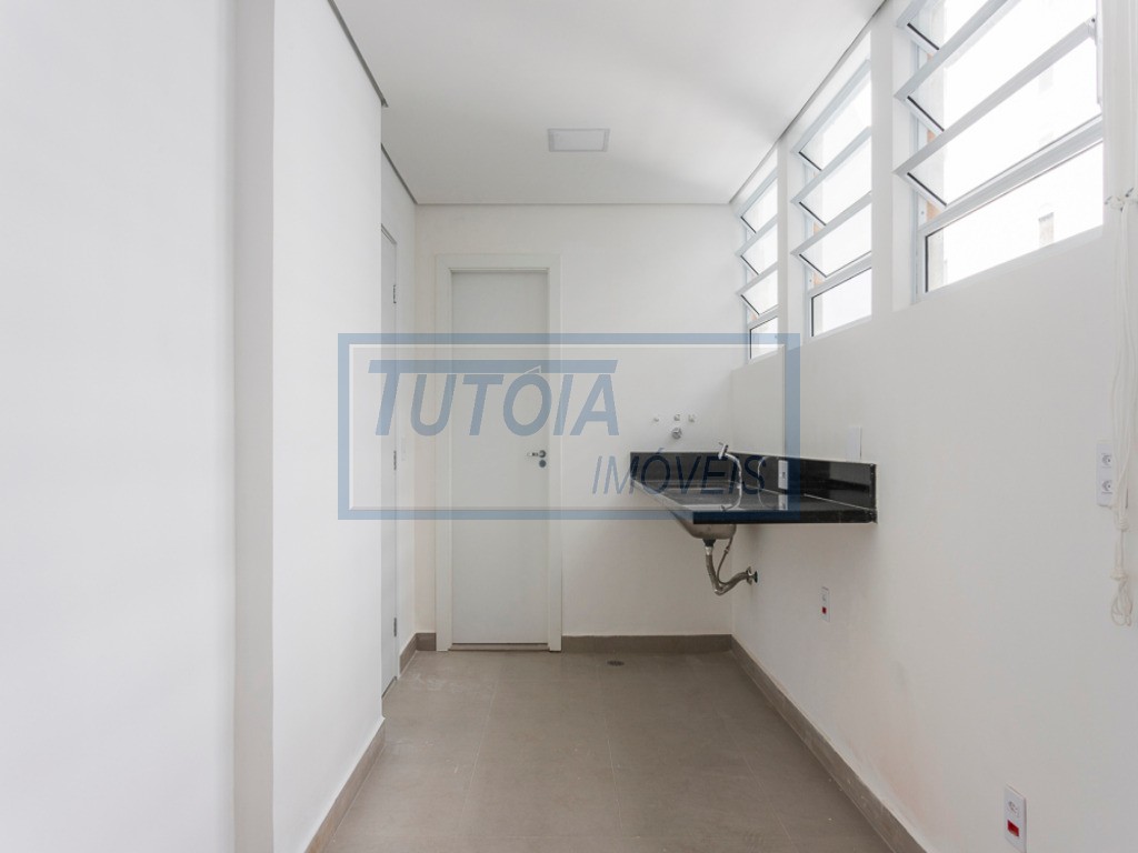 Apartamento para alugar com 3 quartos, 209m² - Foto 17