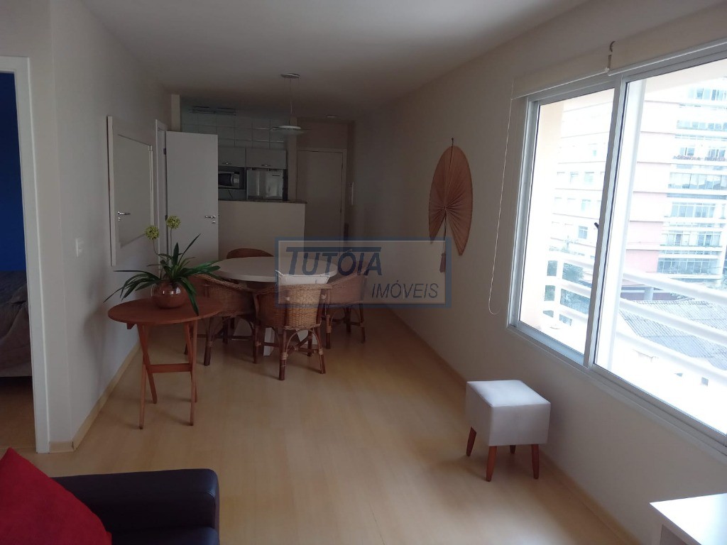 Apartamento à venda com 2 quartos, 80m² - Foto 2