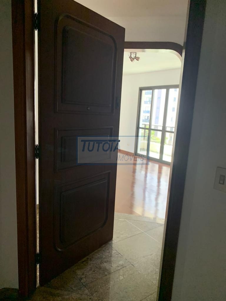 Apartamento à venda com 3 quartos, 156m² - Foto 7