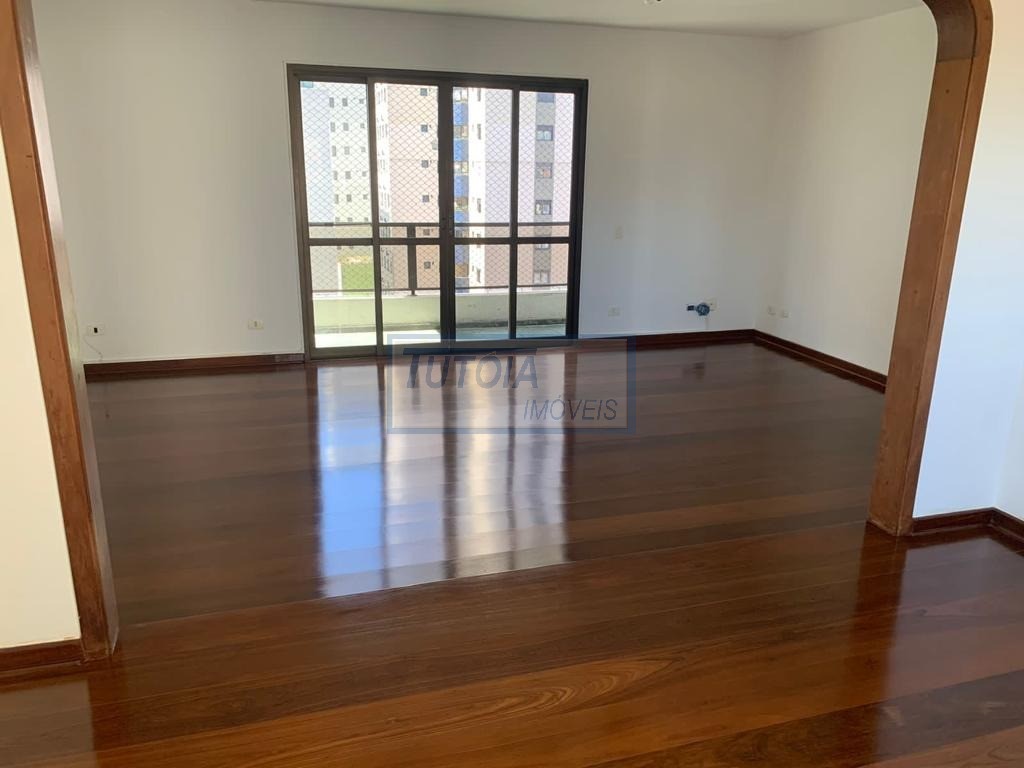 Apartamento à venda com 3 quartos, 156m² - Foto 1