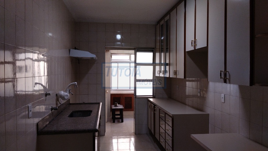 Apartamento para alugar com 3 quartos, 147m² - Foto 2