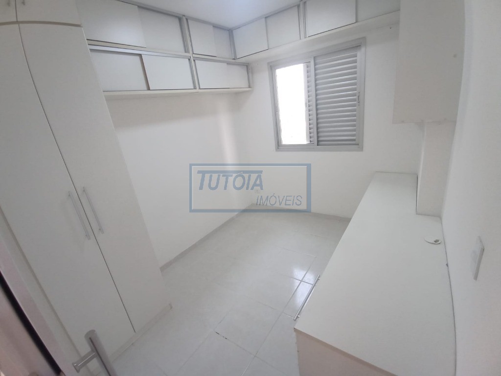 Apartamento à venda com 3 quartos, 65m² - Foto 2