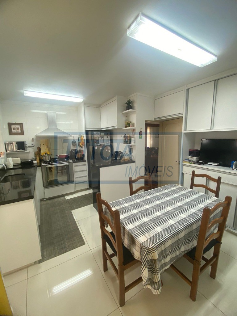 Apartamento à venda com 3 quartos, 140m² - Foto 9