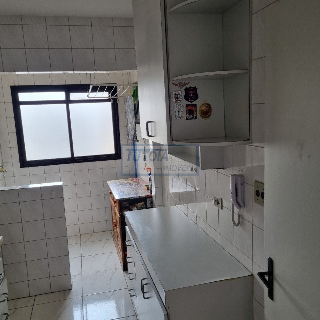 Apartamento à venda com 2 quartos, 75m² - Foto 18