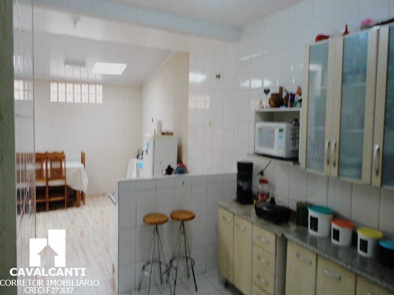 Casa à venda com 2 quartos, 70m² - Foto 1