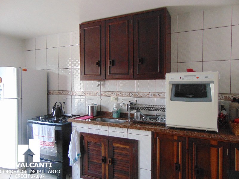 Casa à venda com 4 quartos, 220m² - Foto 14