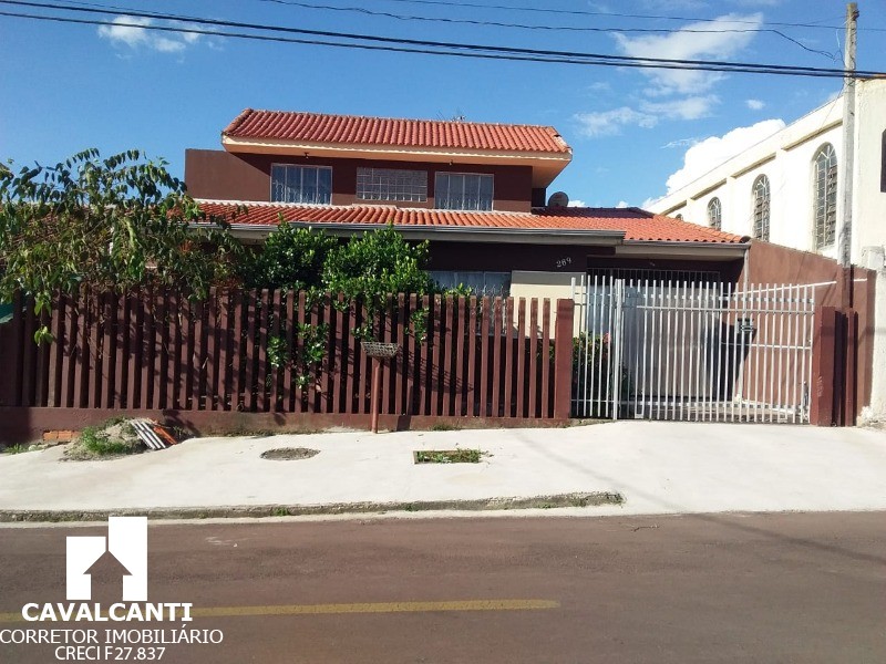 Casa à venda com 4 quartos, 250m² - Foto 1