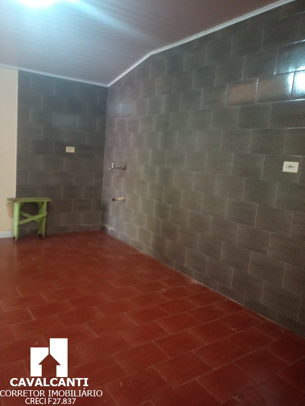 Casa à venda com 2 quartos, 70m² - Foto 2