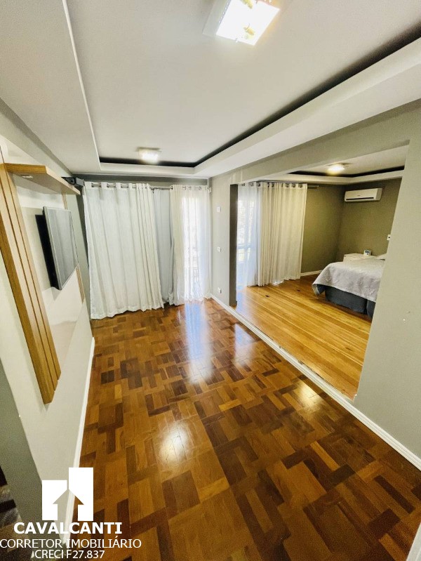 Casa à venda com 4 quartos, 330m² - Foto 9