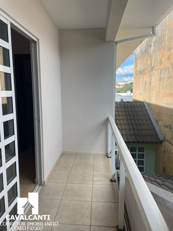 Casa para alugar com 3 quartos, 180m² - Foto 4