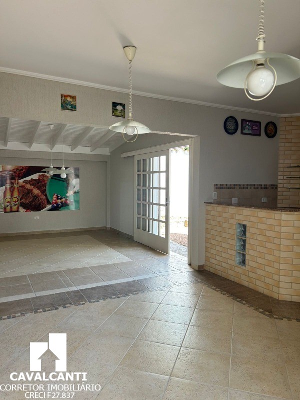 Casa à venda com 4 quartos, 300m² - Foto 4