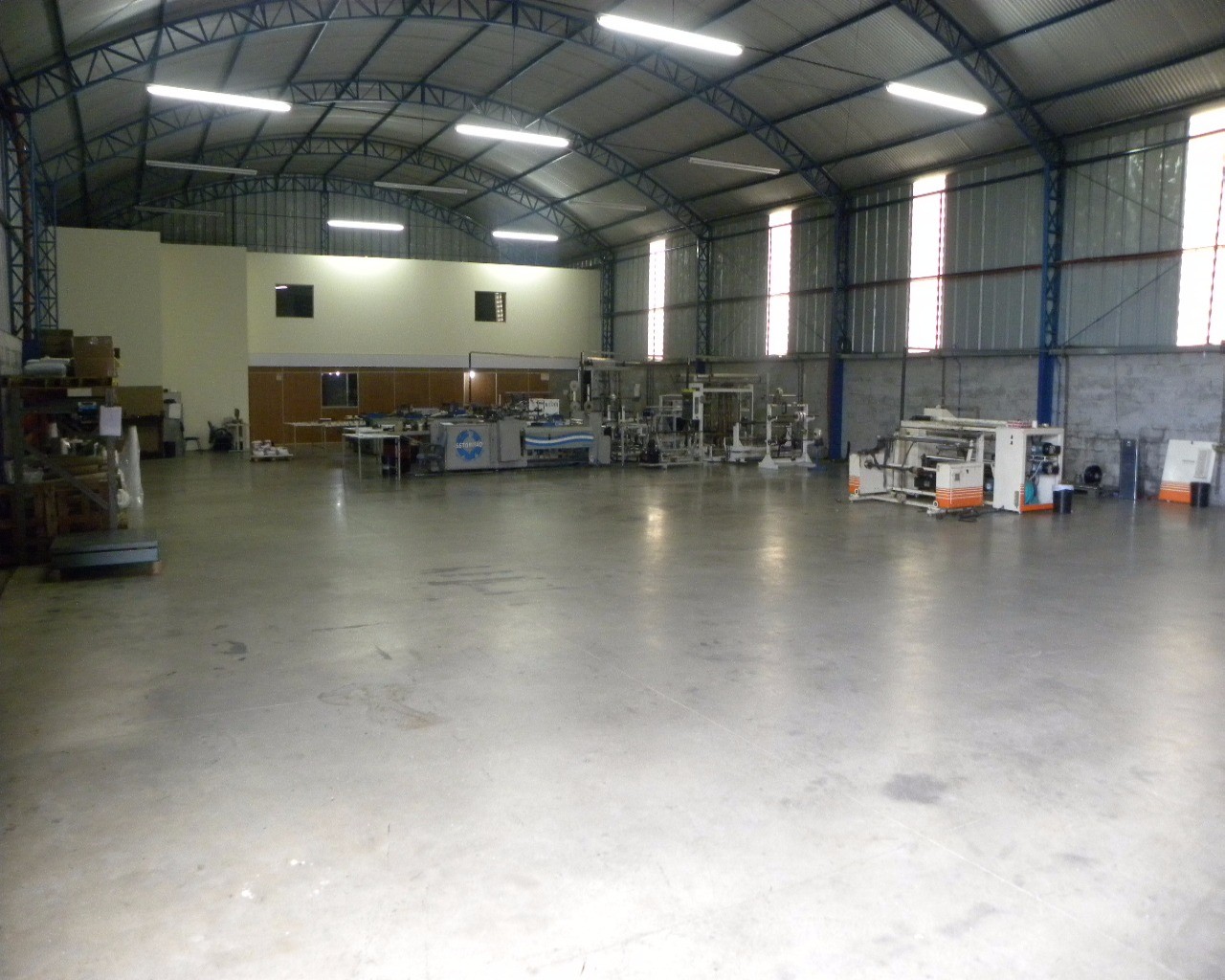 comprar ou alugar barracao no bairro vila capuava na cidade de valinhos-sp