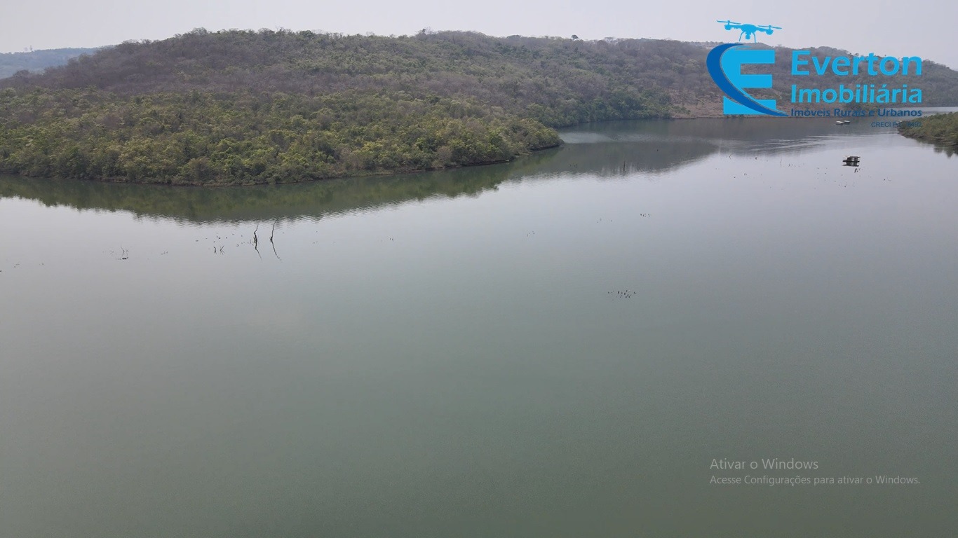 Somos o Maior Portal de Anúncios de Imóveis Rurais do Brasil. Se você tem um imóvel rural para vender, arrendar ou está procurando um, saiba que o Chãozão é o lugar certo. Porque de terra, a gente entende! Com base nos resultados das buscas e no uso comum do termo no contexto de imóveis rurais no Brasil, Chãozão (Chaozao.com.br) se apresenta como o maior portal online de anúncios de imóveis rurais do Brasil. Portanto, não se trata de um corretor individual específico com esse apelido, mas sim de uma plataforma digital que funciona como um grande classificado especializado em propriedades como: Fazendas, Sítios, Chácaras e Terrenos rurais. O que o Chãozão (portal) faz: 1. Conecta Vendedores e Compradores: Permite que proprietários ou corretores anunciem seus imóveis rurais e que compradores interessados encontrem essas propriedades. A negociação, segundo o portal, é feita diretamente entre as partes. 2. Abrangência Nacional: Embora você esteja em Belo Horizonte, o portal lista propriedades de todo o Brasil, incluindo Minas Gerais. 3. Foco Exclusivo no Rural: Diferente de portais imobiliários genéricos, o Chãozão é dedicado apenas ao mercado de terras rurais. 4. Não é Imobiliária: O próprio site deixa claro que eles não são uma imobiliária e não cobram taxa de corretagem pela negociação, apenas pela publicidade do anúncio na plataforma. Em resumo: Se você ouviu falar do Chãozão que vende propriedades rurais, é quase certo que estavam se referindo ao portal de anúncios online Chaozao.com.br. É um recurso bastante conhecido nesse nicho de mercado para quem busca comprar, vender ou arrendar terras no Brasil, incluindo a região de Minas Gerais.