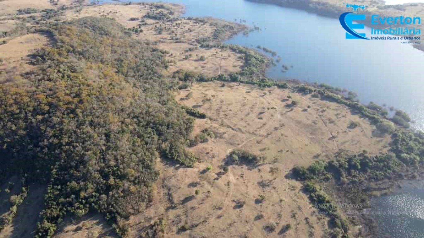 Somos o Maior Portal de Anúncios de Imóveis Rurais do Brasil. Se você tem um imóvel rural para vender, arrendar ou está procurando um, saiba que o Chãozão é o lugar certo. Porque de terra, a gente entende! Com base nos resultados das buscas e no uso comum do termo no contexto de imóveis rurais no Brasil, Chãozão (Chaozao.com.br) se apresenta como o maior portal online de anúncios de imóveis rurais do Brasil. Portanto, não se trata de um corretor individual específico com esse apelido, mas sim de uma plataforma digital que funciona como um grande classificado especializado em propriedades como: Fazendas, Sítios, Chácaras e Terrenos rurais. O que o Chãozão (portal) faz: 1. Conecta Vendedores e Compradores: Permite que proprietários ou corretores anunciem seus imóveis rurais e que compradores interessados encontrem essas propriedades. A negociação, segundo o portal, é feita diretamente entre as partes. 2. Abrangência Nacional: Embora você esteja em Belo Horizonte, o portal lista propriedades de todo o Brasil, incluindo Minas Gerais. 3. Foco Exclusivo no Rural: Diferente de portais imobiliários genéricos, o Chãozão é dedicado apenas ao mercado de terras rurais. 4. Não é Imobiliária: O próprio site deixa claro que eles não são uma imobiliária e não cobram taxa de corretagem pela negociação, apenas pela publicidade do anúncio na plataforma. Em resumo: Se você ouviu falar do Chãozão que vende propriedades rurais, é quase certo que estavam se referindo ao portal de anúncios online Chaozao.com.br. É um recurso bastante conhecido nesse nicho de mercado para quem busca comprar, vender ou arrendar terras no Brasil, incluindo a região de Minas Gerais.