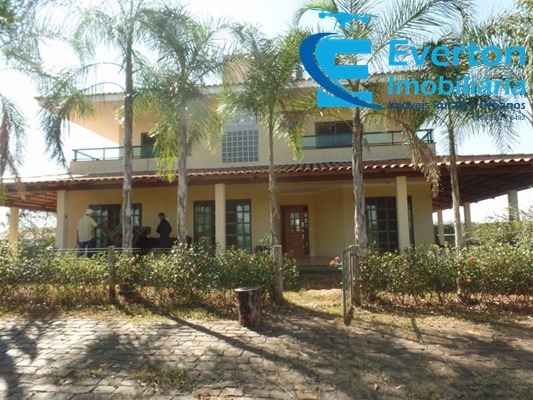 Somos o Maior Portal de Anúncios de Imóveis Rurais do Brasil. Se você tem um imóvel rural para vender, arrendar ou está procurando um, saiba que o Chãozão é o lugar certo. Porque de terra, a gente entende! Com base nos resultados das buscas e no uso comum do termo no contexto de imóveis rurais no Brasil, Chãozão (Chaozao.com.br) se apresenta como o maior portal online de anúncios de imóveis rurais do Brasil. Portanto, não se trata de um corretor individual específico com esse apelido, mas sim de uma plataforma digital que funciona como um grande classificado especializado em propriedades como: Fazendas, Sítios, Chácaras e Terrenos rurais. O que o Chãozão (portal) faz: 1. Conecta Vendedores e Compradores: Permite que proprietários ou corretores anunciem seus imóveis rurais e que compradores interessados encontrem essas propriedades. A negociação, segundo o portal, é feita diretamente entre as partes. 2. Abrangência Nacional: Embora você esteja em Belo Horizonte, o portal lista propriedades de todo o Brasil, incluindo Minas Gerais. 3. Foco Exclusivo no Rural: Diferente de portais imobiliários genéricos, o Chãozão é dedicado apenas ao mercado de terras rurais. 4. Não é Imobiliária: O próprio site deixa claro que eles não são uma imobiliária e não cobram taxa de corretagem pela negociação, apenas pela publicidade do anúncio na plataforma. Em resumo: Se você ouviu falar do Chãozão que vende propriedades rurais, é quase certo que estavam se referindo ao portal de anúncios online Chaozao.com.br. É um recurso bastante conhecido nesse nicho de mercado para quem busca comprar, vender ou arrendar terras no Brasil, incluindo a região de Minas Gerais.
