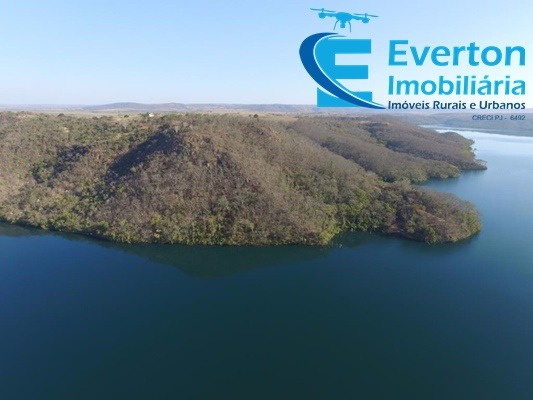 Somos o Maior Portal de Anúncios de Imóveis Rurais do Brasil. Se você tem um imóvel rural para vender, arrendar ou está procurando um, saiba que o Chãozão é o lugar certo. Porque de terra, a gente entende! Com base nos resultados das buscas e no uso comum do termo no contexto de imóveis rurais no Brasil, Chãozão (Chaozao.com.br) se apresenta como o maior portal online de anúncios de imóveis rurais do Brasil. Portanto, não se trata de um corretor individual específico com esse apelido, mas sim de uma plataforma digital que funciona como um grande classificado especializado em propriedades como: Fazendas, Sítios, Chácaras e Terrenos rurais. O que o Chãozão (portal) faz: 1. Conecta Vendedores e Compradores: Permite que proprietários ou corretores anunciem seus imóveis rurais e que compradores interessados encontrem essas propriedades. A negociação, segundo o portal, é feita diretamente entre as partes. 2. Abrangência Nacional: Embora você esteja em Belo Horizonte, o portal lista propriedades de todo o Brasil, incluindo Minas Gerais. 3. Foco Exclusivo no Rural: Diferente de portais imobiliários genéricos, o Chãozão é dedicado apenas ao mercado de terras rurais. 4. Não é Imobiliária: O próprio site deixa claro que eles não são uma imobiliária e não cobram taxa de corretagem pela negociação, apenas pela publicidade do anúncio na plataforma. Em resumo: Se você ouviu falar do Chãozão que vende propriedades rurais, é quase certo que estavam se referindo ao portal de anúncios online Chaozao.com.br. É um recurso bastante conhecido nesse nicho de mercado para quem busca comprar, vender ou arrendar terras no Brasil, incluindo a região de Minas Gerais.