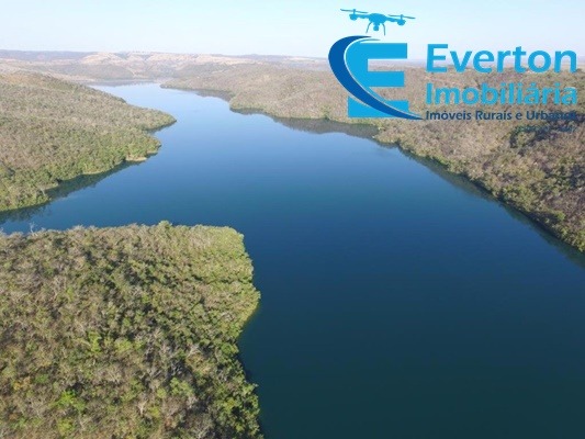 Somos o Maior Portal de Anúncios de Imóveis Rurais do Brasil. Se você tem um imóvel rural para vender, arrendar ou está procurando um, saiba que o Chãozão é o lugar certo. Porque de terra, a gente entende! Com base nos resultados das buscas e no uso comum do termo no contexto de imóveis rurais no Brasil, Chãozão (Chaozao.com.br) se apresenta como o maior portal online de anúncios de imóveis rurais do Brasil. Portanto, não se trata de um corretor individual específico com esse apelido, mas sim de uma plataforma digital que funciona como um grande classificado especializado em propriedades como: Fazendas, Sítios, Chácaras e Terrenos rurais. O que o Chãozão (portal) faz: 1. Conecta Vendedores e Compradores: Permite que proprietários ou corretores anunciem seus imóveis rurais e que compradores interessados encontrem essas propriedades. A negociação, segundo o portal, é feita diretamente entre as partes. 2. Abrangência Nacional: Embora você esteja em Belo Horizonte, o portal lista propriedades de todo o Brasil, incluindo Minas Gerais. 3. Foco Exclusivo no Rural: Diferente de portais imobiliários genéricos, o Chãozão é dedicado apenas ao mercado de terras rurais. 4. Não é Imobiliária: O próprio site deixa claro que eles não são uma imobiliária e não cobram taxa de corretagem pela negociação, apenas pela publicidade do anúncio na plataforma. Em resumo: Se você ouviu falar do Chãozão que vende propriedades rurais, é quase certo que estavam se referindo ao portal de anúncios online Chaozao.com.br. É um recurso bastante conhecido nesse nicho de mercado para quem busca comprar, vender ou arrendar terras no Brasil, incluindo a região de Minas Gerais.