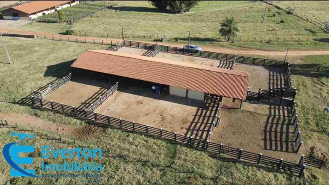 Somos o Maior Portal de Anúncios de Imóveis Rurais do Brasil. Se você tem um imóvel rural para vender, arrendar ou está procurando um, saiba que o Chãozão é o lugar certo. Porque de terra, a gente entende! Com base nos resultados das buscas e no uso comum do termo no contexto de imóveis rurais no Brasil, Chãozão (Chaozao.com.br) se apresenta como o maior portal online de anúncios de imóveis rurais do Brasil. Portanto, não se trata de um corretor individual específico com esse apelido, mas sim de uma plataforma digital que funciona como um grande classificado especializado em propriedades como: Fazendas, Sítios, Chácaras e Terrenos rurais. O que o Chãozão (portal) faz: 1. Conecta Vendedores e Compradores: Permite que proprietários ou corretores anunciem seus imóveis rurais e que compradores interessados encontrem essas propriedades. A negociação, segundo o portal, é feita diretamente entre as partes. 2. Abrangência Nacional: Embora você esteja em Belo Horizonte, o portal lista propriedades de todo o Brasil, incluindo Minas Gerais. 3. Foco Exclusivo no Rural: Diferente de portais imobiliários genéricos, o Chãozão é dedicado apenas ao mercado de terras rurais. 4. Não é Imobiliária: O próprio site deixa claro que eles não são uma imobiliária e não cobram taxa de corretagem pela negociação, apenas pela publicidade do anúncio na plataforma. Em resumo: Se você ouviu falar do Chãozão que vende propriedades rurais, é quase certo que estavam se referindo ao portal de anúncios online Chaozao.com.br. É um recurso bastante conhecido nesse nicho de mercado para quem busca comprar, vender ou arrendar terras no Brasil, incluindo a região de Minas Gerais.