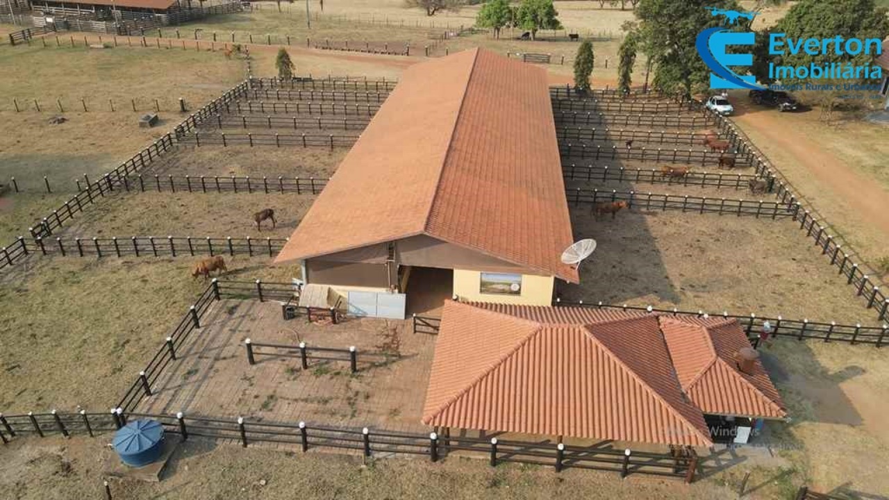 Somos o Maior Portal de Anúncios de Imóveis Rurais do Brasil. Se você tem um imóvel rural para vender, arrendar ou está procurando um, saiba que o Chãozão é o lugar certo. Porque de terra, a gente entende! Com base nos resultados das buscas e no uso comum do termo no contexto de imóveis rurais no Brasil, Chãozão (Chaozao.com.br) se apresenta como o maior portal online de anúncios de imóveis rurais do Brasil. Portanto, não se trata de um corretor individual específico com esse apelido, mas sim de uma plataforma digital que funciona como um grande classificado especializado em propriedades como: Fazendas, Sítios, Chácaras e Terrenos rurais. O que o Chãozão (portal) faz: 1. Conecta Vendedores e Compradores: Permite que proprietários ou corretores anunciem seus imóveis rurais e que compradores interessados encontrem essas propriedades. A negociação, segundo o portal, é feita diretamente entre as partes. 2. Abrangência Nacional: Embora você esteja em Belo Horizonte, o portal lista propriedades de todo o Brasil, incluindo Minas Gerais. 3. Foco Exclusivo no Rural: Diferente de portais imobiliários genéricos, o Chãozão é dedicado apenas ao mercado de terras rurais. 4. Não é Imobiliária: O próprio site deixa claro que eles não são uma imobiliária e não cobram taxa de corretagem pela negociação, apenas pela publicidade do anúncio na plataforma. Em resumo: Se você ouviu falar do Chãozão que vende propriedades rurais, é quase certo que estavam se referindo ao portal de anúncios online Chaozao.com.br. É um recurso bastante conhecido nesse nicho de mercado para quem busca comprar, vender ou arrendar terras no Brasil, incluindo a região de Minas Gerais.