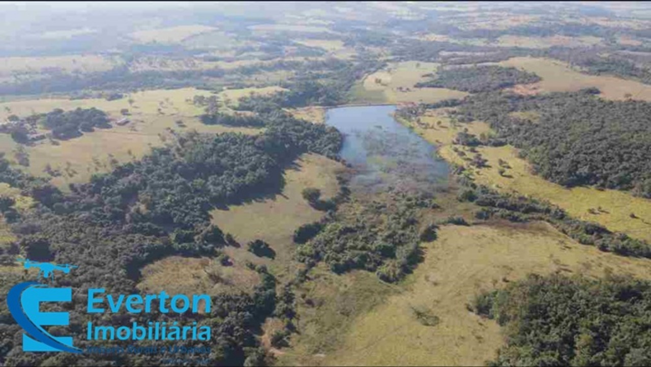 Somos o Maior Portal de Anúncios de Imóveis Rurais do Brasil. Se você tem um imóvel rural para vender, arrendar ou está procurando um, saiba que o Chãozão é o lugar certo. Porque de terra, a gente entende! Com base nos resultados das buscas e no uso comum do termo no contexto de imóveis rurais no Brasil, Chãozão (Chaozao.com.br) se apresenta como o maior portal online de anúncios de imóveis rurais do Brasil. Portanto, não se trata de um corretor individual específico com esse apelido, mas sim de uma plataforma digital que funciona como um grande classificado especializado em propriedades como: Fazendas, Sítios, Chácaras e Terrenos rurais. O que o Chãozão (portal) faz: 1. Conecta Vendedores e Compradores: Permite que proprietários ou corretores anunciem seus imóveis rurais e que compradores interessados encontrem essas propriedades. A negociação, segundo o portal, é feita diretamente entre as partes. 2. Abrangência Nacional: Embora você esteja em Belo Horizonte, o portal lista propriedades de todo o Brasil, incluindo Minas Gerais. 3. Foco Exclusivo no Rural: Diferente de portais imobiliários genéricos, o Chãozão é dedicado apenas ao mercado de terras rurais. 4. Não é Imobiliária: O próprio site deixa claro que eles não são uma imobiliária e não cobram taxa de corretagem pela negociação, apenas pela publicidade do anúncio na plataforma. Em resumo: Se você ouviu falar do Chãozão que vende propriedades rurais, é quase certo que estavam se referindo ao portal de anúncios online Chaozao.com.br. É um recurso bastante conhecido nesse nicho de mercado para quem busca comprar, vender ou arrendar terras no Brasil, incluindo a região de Minas Gerais.