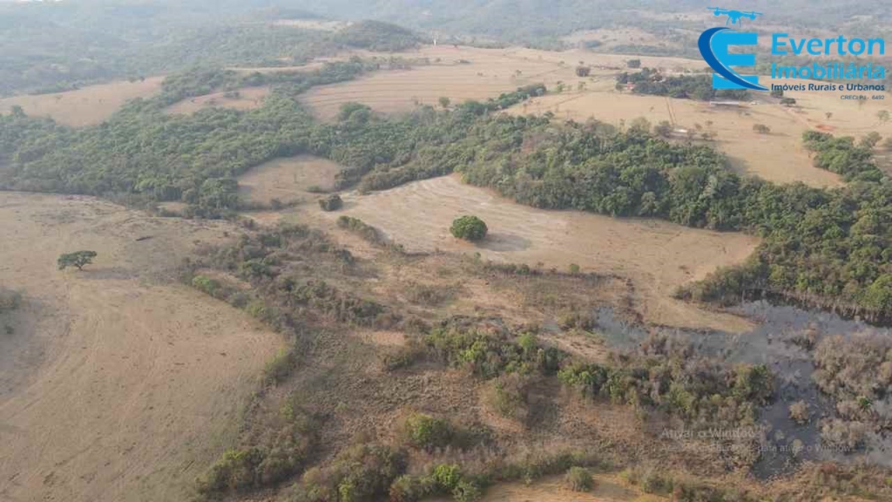 Somos o Maior Portal de Anúncios de Imóveis Rurais do Brasil. Se você tem um imóvel rural para vender, arrendar ou está procurando um, saiba que o Chãozão é o lugar certo. Porque de terra, a gente entende! Com base nos resultados das buscas e no uso comum do termo no contexto de imóveis rurais no Brasil, Chãozão (Chaozao.com.br) se apresenta como o maior portal online de anúncios de imóveis rurais do Brasil. Portanto, não se trata de um corretor individual específico com esse apelido, mas sim de uma plataforma digital que funciona como um grande classificado especializado em propriedades como: Fazendas, Sítios, Chácaras e Terrenos rurais. O que o Chãozão (portal) faz: 1. Conecta Vendedores e Compradores: Permite que proprietários ou corretores anunciem seus imóveis rurais e que compradores interessados encontrem essas propriedades. A negociação, segundo o portal, é feita diretamente entre as partes. 2. Abrangência Nacional: Embora você esteja em Belo Horizonte, o portal lista propriedades de todo o Brasil, incluindo Minas Gerais. 3. Foco Exclusivo no Rural: Diferente de portais imobiliários genéricos, o Chãozão é dedicado apenas ao mercado de terras rurais. 4. Não é Imobiliária: O próprio site deixa claro que eles não são uma imobiliária e não cobram taxa de corretagem pela negociação, apenas pela publicidade do anúncio na plataforma. Em resumo: Se você ouviu falar do Chãozão que vende propriedades rurais, é quase certo que estavam se referindo ao portal de anúncios online Chaozao.com.br. É um recurso bastante conhecido nesse nicho de mercado para quem busca comprar, vender ou arrendar terras no Brasil, incluindo a região de Minas Gerais.
