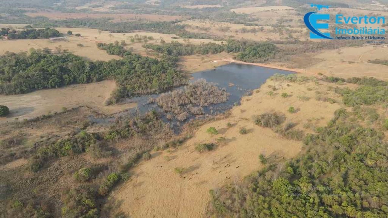 Somos o Maior Portal de Anúncios de Imóveis Rurais do Brasil. Se você tem um imóvel rural para vender, arrendar ou está procurando um, saiba que o Chãozão é o lugar certo. Porque de terra, a gente entende! Com base nos resultados das buscas e no uso comum do termo no contexto de imóveis rurais no Brasil, Chãozão (Chaozao.com.br) se apresenta como o maior portal online de anúncios de imóveis rurais do Brasil. Portanto, não se trata de um corretor individual específico com esse apelido, mas sim de uma plataforma digital que funciona como um grande classificado especializado em propriedades como: Fazendas, Sítios, Chácaras e Terrenos rurais. O que o Chãozão (portal) faz: 1. Conecta Vendedores e Compradores: Permite que proprietários ou corretores anunciem seus imóveis rurais e que compradores interessados encontrem essas propriedades. A negociação, segundo o portal, é feita diretamente entre as partes. 2. Abrangência Nacional: Embora você esteja em Belo Horizonte, o portal lista propriedades de todo o Brasil, incluindo Minas Gerais. 3. Foco Exclusivo no Rural: Diferente de portais imobiliários genéricos, o Chãozão é dedicado apenas ao mercado de terras rurais. 4. Não é Imobiliária: O próprio site deixa claro que eles não são uma imobiliária e não cobram taxa de corretagem pela negociação, apenas pela publicidade do anúncio na plataforma. Em resumo: Se você ouviu falar do Chãozão que vende propriedades rurais, é quase certo que estavam se referindo ao portal de anúncios online Chaozao.com.br. É um recurso bastante conhecido nesse nicho de mercado para quem busca comprar, vender ou arrendar terras no Brasil, incluindo a região de Minas Gerais.