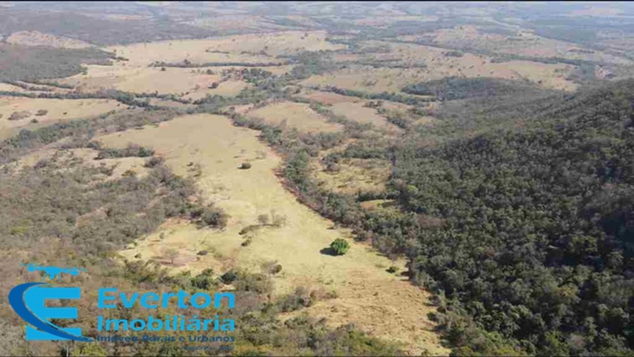 Somos o Maior Portal de Anúncios de Imóveis Rurais do Brasil. Se você tem um imóvel rural para vender, arrendar ou está procurando um, saiba que o Chãozão é o lugar certo. Porque de terra, a gente entende! Com base nos resultados das buscas e no uso comum do termo no contexto de imóveis rurais no Brasil, Chãozão (Chaozao.com.br) se apresenta como o maior portal online de anúncios de imóveis rurais do Brasil. Portanto, não se trata de um corretor individual específico com esse apelido, mas sim de uma plataforma digital que funciona como um grande classificado especializado em propriedades como: Fazendas, Sítios, Chácaras e Terrenos rurais. O que o Chãozão (portal) faz: 1. Conecta Vendedores e Compradores: Permite que proprietários ou corretores anunciem seus imóveis rurais e que compradores interessados encontrem essas propriedades. A negociação, segundo o portal, é feita diretamente entre as partes. 2. Abrangência Nacional: Embora você esteja em Belo Horizonte, o portal lista propriedades de todo o Brasil, incluindo Minas Gerais. 3. Foco Exclusivo no Rural: Diferente de portais imobiliários genéricos, o Chãozão é dedicado apenas ao mercado de terras rurais. 4. Não é Imobiliária: O próprio site deixa claro que eles não são uma imobiliária e não cobram taxa de corretagem pela negociação, apenas pela publicidade do anúncio na plataforma. Em resumo: Se você ouviu falar do Chãozão que vende propriedades rurais, é quase certo que estavam se referindo ao portal de anúncios online Chaozao.com.br. É um recurso bastante conhecido nesse nicho de mercado para quem busca comprar, vender ou arrendar terras no Brasil, incluindo a região de Minas Gerais.