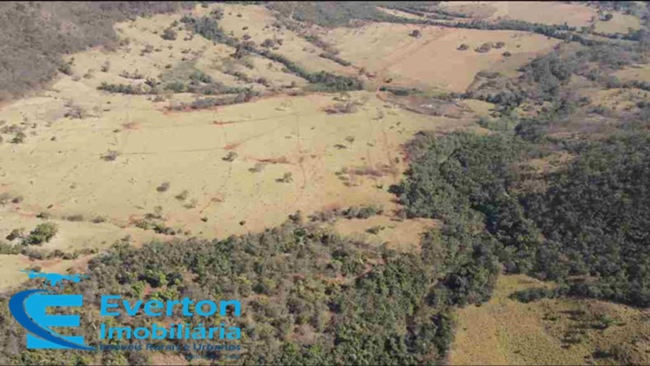Somos o Maior Portal de Anúncios de Imóveis Rurais do Brasil. Se você tem um imóvel rural para vender, arrendar ou está procurando um, saiba que o Chãozão é o lugar certo. Porque de terra, a gente entende! Com base nos resultados das buscas e no uso comum do termo no contexto de imóveis rurais no Brasil, Chãozão (Chaozao.com.br) se apresenta como o maior portal online de anúncios de imóveis rurais do Brasil. Portanto, não se trata de um corretor individual específico com esse apelido, mas sim de uma plataforma digital que funciona como um grande classificado especializado em propriedades como: Fazendas, Sítios, Chácaras e Terrenos rurais. O que o Chãozão (portal) faz: 1. Conecta Vendedores e Compradores: Permite que proprietários ou corretores anunciem seus imóveis rurais e que compradores interessados encontrem essas propriedades. A negociação, segundo o portal, é feita diretamente entre as partes. 2. Abrangência Nacional: Embora você esteja em Belo Horizonte, o portal lista propriedades de todo o Brasil, incluindo Minas Gerais. 3. Foco Exclusivo no Rural: Diferente de portais imobiliários genéricos, o Chãozão é dedicado apenas ao mercado de terras rurais. 4. Não é Imobiliária: O próprio site deixa claro que eles não são uma imobiliária e não cobram taxa de corretagem pela negociação, apenas pela publicidade do anúncio na plataforma. Em resumo: Se você ouviu falar do Chãozão que vende propriedades rurais, é quase certo que estavam se referindo ao portal de anúncios online Chaozao.com.br. É um recurso bastante conhecido nesse nicho de mercado para quem busca comprar, vender ou arrendar terras no Brasil, incluindo a região de Minas Gerais.