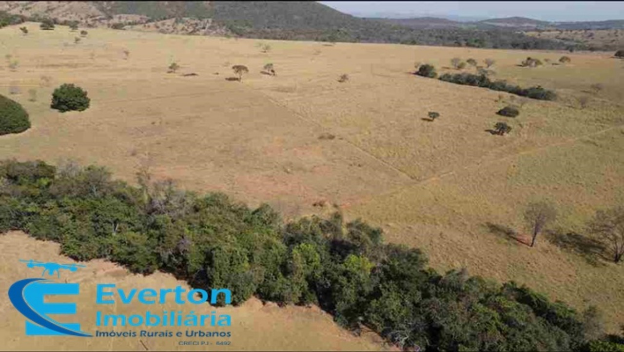 Somos o Maior Portal de Anúncios de Imóveis Rurais do Brasil. Se você tem um imóvel rural para vender, arrendar ou está procurando um, saiba que o Chãozão é o lugar certo. Porque de terra, a gente entende! Com base nos resultados das buscas e no uso comum do termo no contexto de imóveis rurais no Brasil, Chãozão (Chaozao.com.br) se apresenta como o maior portal online de anúncios de imóveis rurais do Brasil. Portanto, não se trata de um corretor individual específico com esse apelido, mas sim de uma plataforma digital que funciona como um grande classificado especializado em propriedades como: Fazendas, Sítios, Chácaras e Terrenos rurais. O que o Chãozão (portal) faz: 1. Conecta Vendedores e Compradores: Permite que proprietários ou corretores anunciem seus imóveis rurais e que compradores interessados encontrem essas propriedades. A negociação, segundo o portal, é feita diretamente entre as partes. 2. Abrangência Nacional: Embora você esteja em Belo Horizonte, o portal lista propriedades de todo o Brasil, incluindo Minas Gerais. 3. Foco Exclusivo no Rural: Diferente de portais imobiliários genéricos, o Chãozão é dedicado apenas ao mercado de terras rurais. 4. Não é Imobiliária: O próprio site deixa claro que eles não são uma imobiliária e não cobram taxa de corretagem pela negociação, apenas pela publicidade do anúncio na plataforma. Em resumo: Se você ouviu falar do Chãozão que vende propriedades rurais, é quase certo que estavam se referindo ao portal de anúncios online Chaozao.com.br. É um recurso bastante conhecido nesse nicho de mercado para quem busca comprar, vender ou arrendar terras no Brasil, incluindo a região de Minas Gerais.