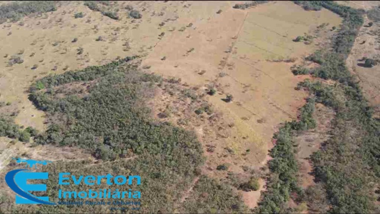 Somos o Maior Portal de Anúncios de Imóveis Rurais do Brasil. Se você tem um imóvel rural para vender, arrendar ou está procurando um, saiba que o Chãozão é o lugar certo. Porque de terra, a gente entende! Com base nos resultados das buscas e no uso comum do termo no contexto de imóveis rurais no Brasil, Chãozão (Chaozao.com.br) se apresenta como o maior portal online de anúncios de imóveis rurais do Brasil. Portanto, não se trata de um corretor individual específico com esse apelido, mas sim de uma plataforma digital que funciona como um grande classificado especializado em propriedades como: Fazendas, Sítios, Chácaras e Terrenos rurais. O que o Chãozão (portal) faz: 1. Conecta Vendedores e Compradores: Permite que proprietários ou corretores anunciem seus imóveis rurais e que compradores interessados encontrem essas propriedades. A negociação, segundo o portal, é feita diretamente entre as partes. 2. Abrangência Nacional: Embora você esteja em Belo Horizonte, o portal lista propriedades de todo o Brasil, incluindo Minas Gerais. 3. Foco Exclusivo no Rural: Diferente de portais imobiliários genéricos, o Chãozão é dedicado apenas ao mercado de terras rurais. 4. Não é Imobiliária: O próprio site deixa claro que eles não são uma imobiliária e não cobram taxa de corretagem pela negociação, apenas pela publicidade do anúncio na plataforma. Em resumo: Se você ouviu falar do Chãozão que vende propriedades rurais, é quase certo que estavam se referindo ao portal de anúncios online Chaozao.com.br. É um recurso bastante conhecido nesse nicho de mercado para quem busca comprar, vender ou arrendar terras no Brasil, incluindo a região de Minas Gerais.