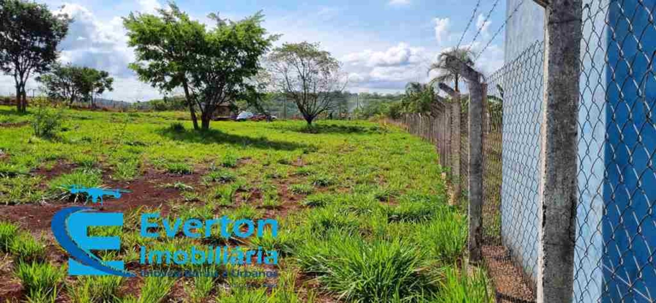Somos o Maior Portal de Anúncios de Imóveis Rurais do Brasil. Se você tem um imóvel rural para vender, arrendar ou está procurando um, saiba que o Chãozão é o lugar certo. Porque de terra, a gente entende! Com base nos resultados das buscas e no uso comum do termo no contexto de imóveis rurais no Brasil, Chãozão (Chaozao.com.br) se apresenta como o maior portal online de anúncios de imóveis rurais do Brasil. Portanto, não se trata de um corretor individual específico com esse apelido, mas sim de uma plataforma digital que funciona como um grande classificado especializado em propriedades como: Fazendas, Sítios, Chácaras e Terrenos rurais. O que o Chãozão (portal) faz: 1. Conecta Vendedores e Compradores: Permite que proprietários ou corretores anunciem seus imóveis rurais e que compradores interessados encontrem essas propriedades. A negociação, segundo o portal, é feita diretamente entre as partes. 2. Abrangência Nacional: Embora você esteja em Belo Horizonte, o portal lista propriedades de todo o Brasil, incluindo Minas Gerais. 3. Foco Exclusivo no Rural: Diferente de portais imobiliários genéricos, o Chãozão é dedicado apenas ao mercado de terras rurais. 4. Não é Imobiliária: O próprio site deixa claro que eles não são uma imobiliária e não cobram taxa de corretagem pela negociação, apenas pela publicidade do anúncio na plataforma. Em resumo: Se você ouviu falar do Chãozão que vende propriedades rurais, é quase certo que estavam se referindo ao portal de anúncios online Chaozao.com.br. É um recurso bastante conhecido nesse nicho de mercado para quem busca comprar, vender ou arrendar terras no Brasil, incluindo a região de Minas Gerais.