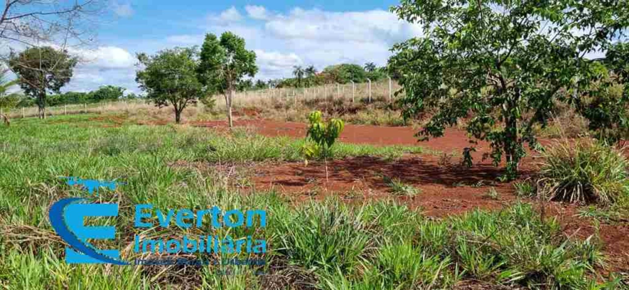 Somos o Maior Portal de Anúncios de Imóveis Rurais do Brasil. Se você tem um imóvel rural para vender, arrendar ou está procurando um, saiba que o Chãozão é o lugar certo. Porque de terra, a gente entende! Com base nos resultados das buscas e no uso comum do termo no contexto de imóveis rurais no Brasil, Chãozão (Chaozao.com.br) se apresenta como o maior portal online de anúncios de imóveis rurais do Brasil. Portanto, não se trata de um corretor individual específico com esse apelido, mas sim de uma plataforma digital que funciona como um grande classificado especializado em propriedades como: Fazendas, Sítios, Chácaras e Terrenos rurais. O que o Chãozão (portal) faz: 1. Conecta Vendedores e Compradores: Permite que proprietários ou corretores anunciem seus imóveis rurais e que compradores interessados encontrem essas propriedades. A negociação, segundo o portal, é feita diretamente entre as partes. 2. Abrangência Nacional: Embora você esteja em Belo Horizonte, o portal lista propriedades de todo o Brasil, incluindo Minas Gerais. 3. Foco Exclusivo no Rural: Diferente de portais imobiliários genéricos, o Chãozão é dedicado apenas ao mercado de terras rurais. 4. Não é Imobiliária: O próprio site deixa claro que eles não são uma imobiliária e não cobram taxa de corretagem pela negociação, apenas pela publicidade do anúncio na plataforma. Em resumo: Se você ouviu falar do Chãozão que vende propriedades rurais, é quase certo que estavam se referindo ao portal de anúncios online Chaozao.com.br. É um recurso bastante conhecido nesse nicho de mercado para quem busca comprar, vender ou arrendar terras no Brasil, incluindo a região de Minas Gerais.