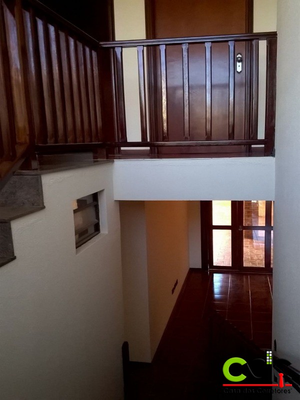 Casa à venda com 3 quartos, 180m² - Foto 2